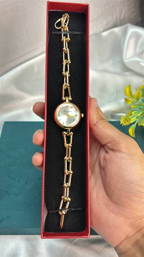 Gold Vintage Watch ✨